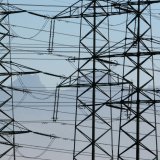 Le texte approuvé par les ministres de l'Energie vise à recourir davantage aux contrats de long terme pour lisser l'impact de la volatilité du marché sur les consommateurs et à offrir davantage de prévisibilité aux investisseurs via des contrats à prix garantis par l'Etat. KEYSTONE/ALESSANDRO DELLA BELLA
